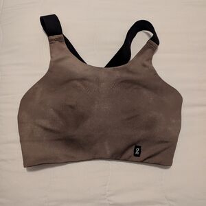On Running Performance Flex Bra